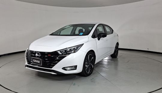 Nissan • Versa