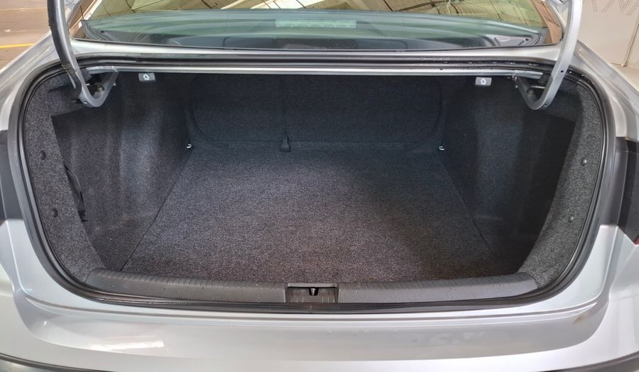Volkswagen Vento 2.0 TDI 110CV ADVANCE + SUMMER PACKAGE Sedan 2017