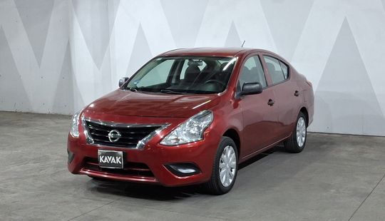 Nissan • Versa