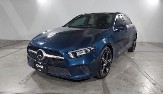 Mercedes Benz • Clase A