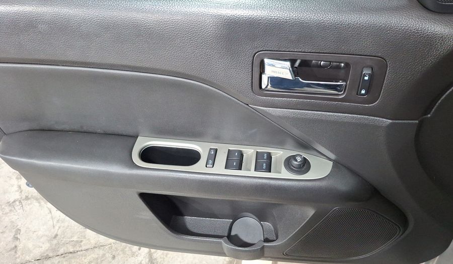 Ford Fusion 3.0 SEL V6 PIEL AT Sedan 2011