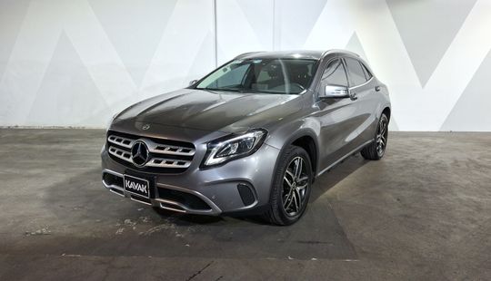 Mercedes Benz • Clase GLA