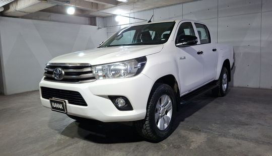 Toyota • Hilux