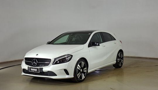 Mercedes Benz • Clase A