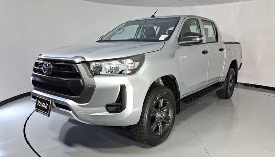 Toyota • Hilux