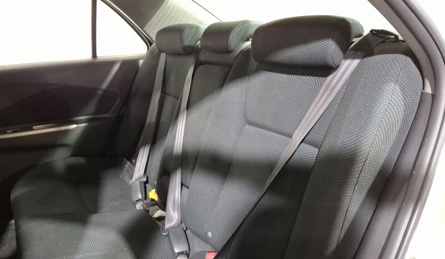 Toyota Yaris 1.5 SEDAN PREMIUM MT Sedan 2010