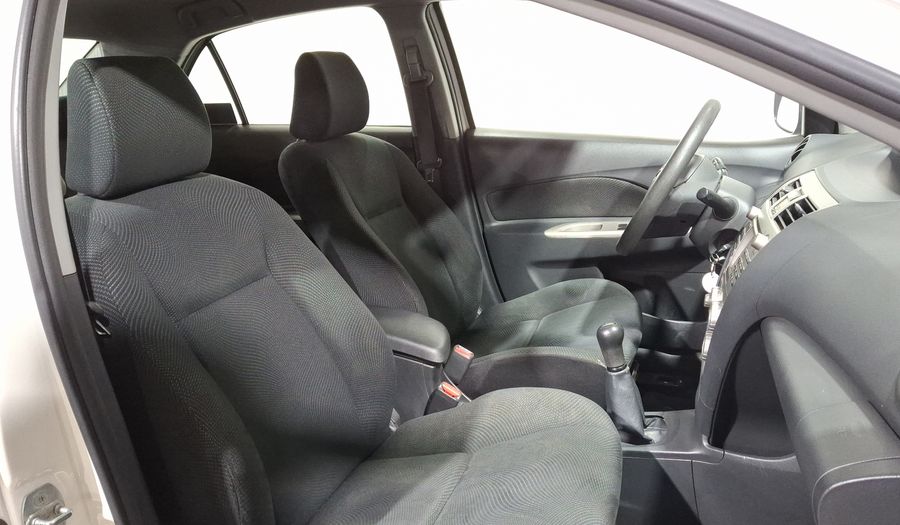 Toyota Yaris 1.5 SEDAN PREMIUM MT Sedan 2010