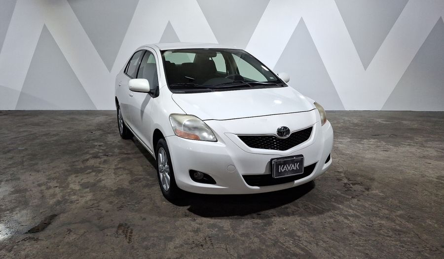 Toyota Yaris 1.5 SEDAN PREMIUM MT Sedan 2010