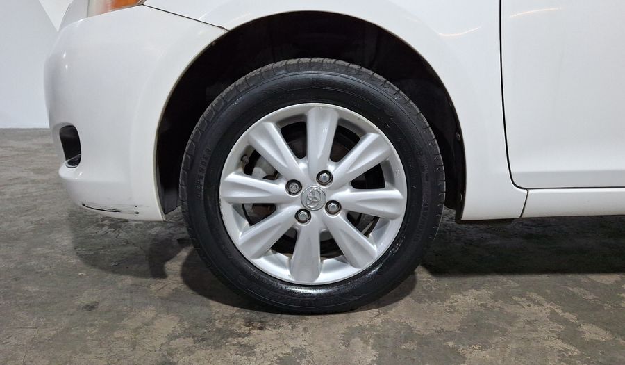 Toyota Yaris 1.5 SEDAN PREMIUM MT Sedan 2010