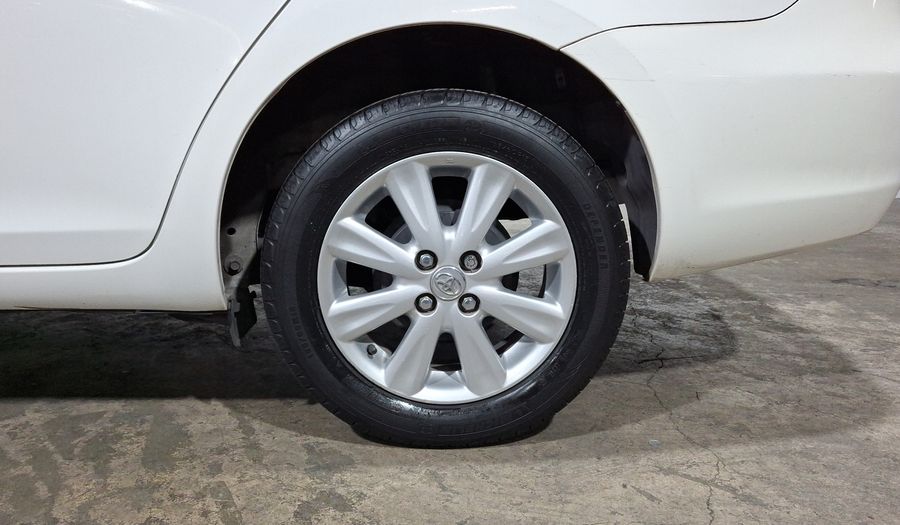Toyota Yaris 1.5 SEDAN PREMIUM MT Sedan 2010