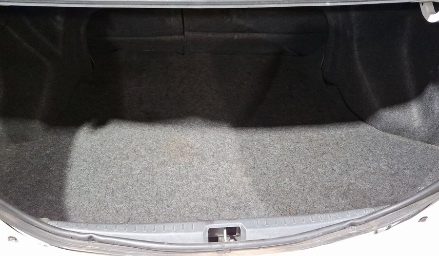 Toyota Yaris 1.5 SEDAN PREMIUM MT Sedan 2010