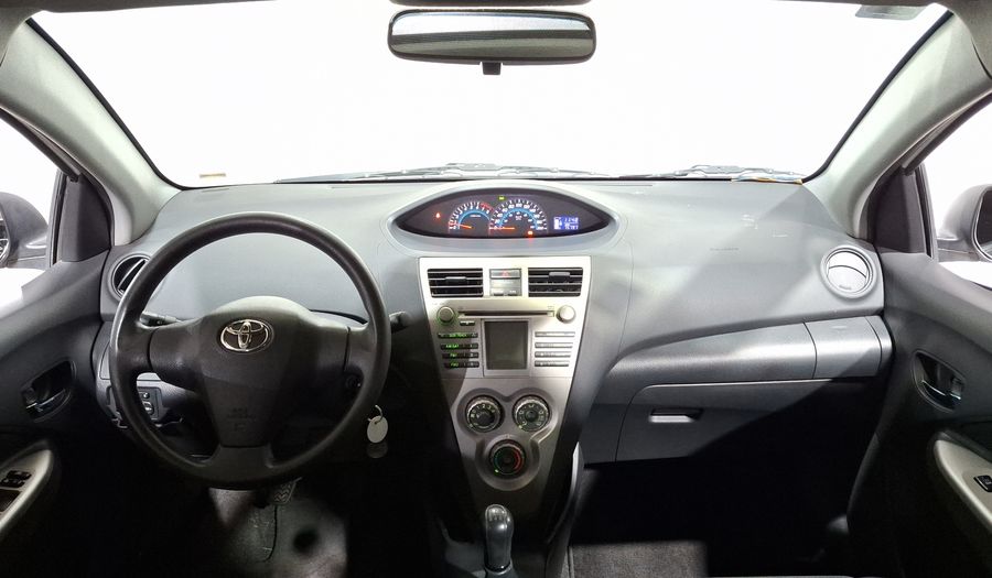 Toyota Yaris 1.5 SEDAN PREMIUM MT Sedan 2010