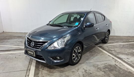 Nissan • Versa