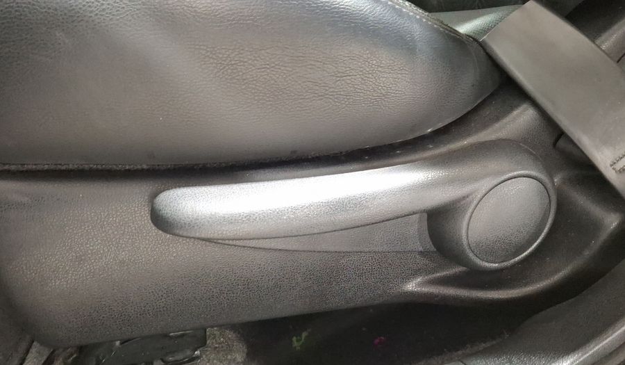 Nissan Versa 1.6 EXCLUSIVE AUTO Sedan 2017