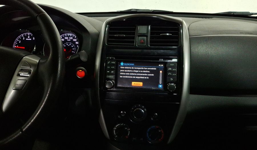 Nissan Versa 1.6 EXCLUSIVE AUTO Sedan 2017