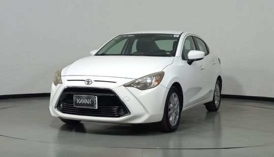 Toyota • Yaris