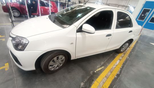 Toyota • Etios