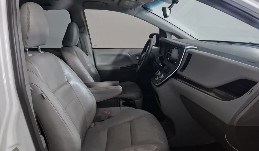 Toyota Sienna 3.5 XLE PIEL AT Minivan 2018