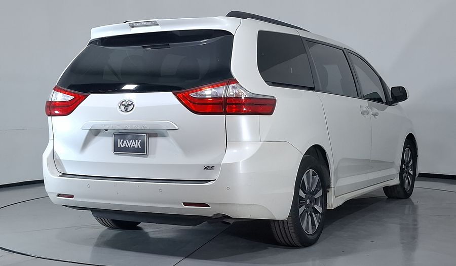 Toyota Sienna 3.5 XLE PIEL AT Minivan 2018