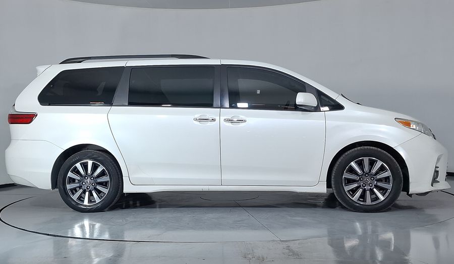 Toyota Sienna 3.5 XLE PIEL AT Minivan 2018