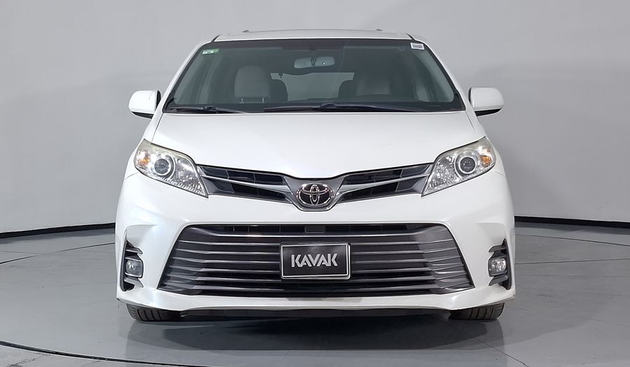 Toyota Sienna 3.5 XLE PIEL AT Minivan 2018