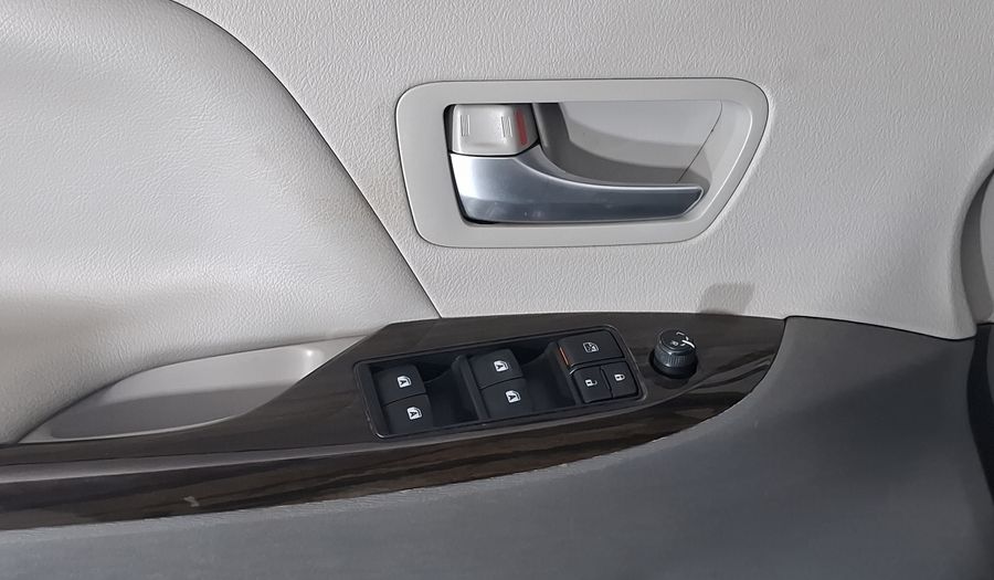 Toyota Sienna 3.5 XLE PIEL AT Minivan 2018