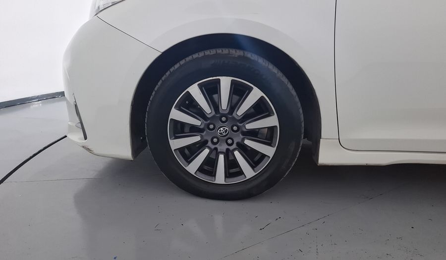 Toyota Sienna 3.5 XLE PIEL AT Minivan 2018