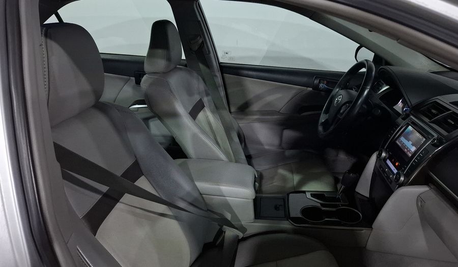 Toyota Camry 2.5 XLE L4 6AT Sedan 2012