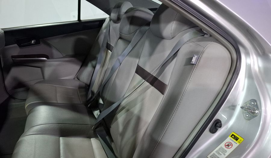Toyota Camry 2.5 XLE L4 6AT Sedan 2012