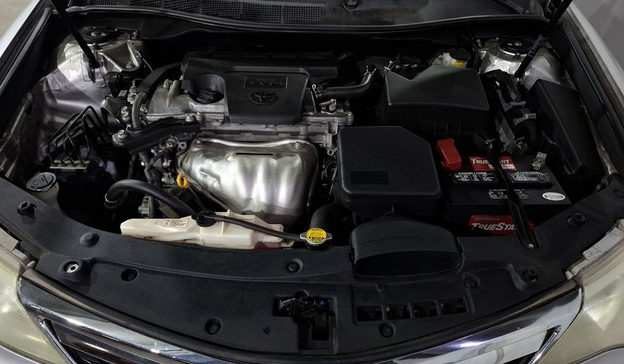 Toyota Camry 2.5 XLE L4 6AT Sedan 2012