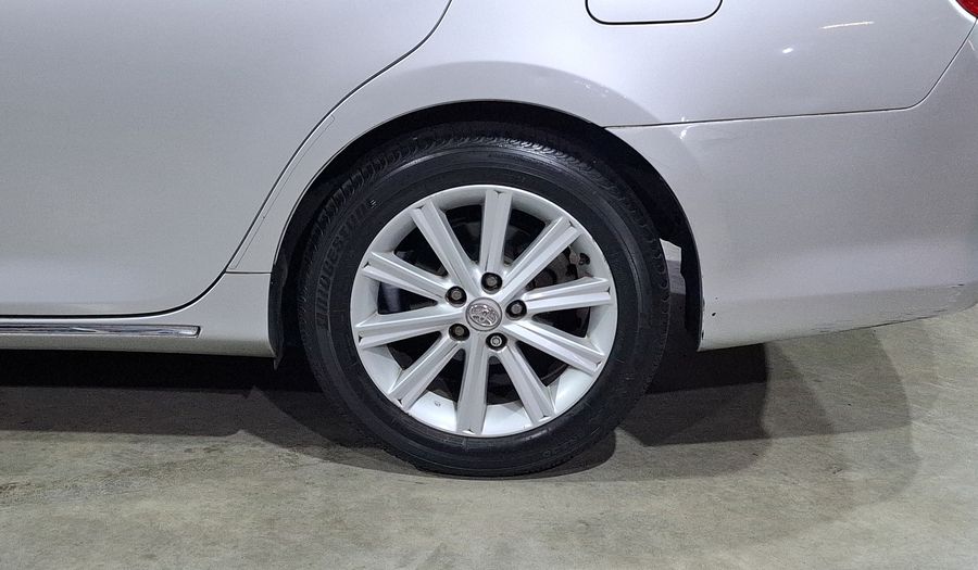 Toyota Camry 2.5 XLE L4 6AT Sedan 2012