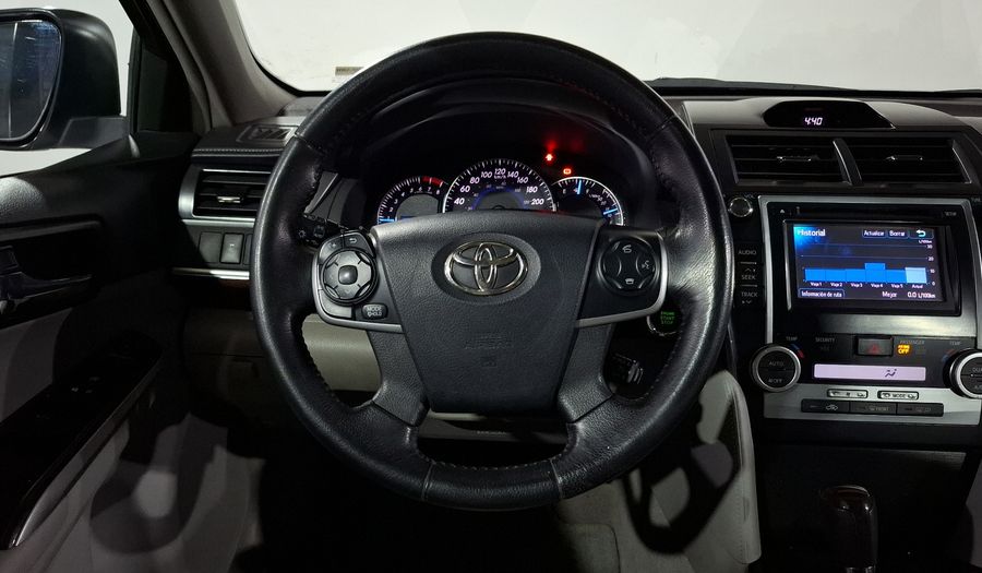 Toyota Camry 2.5 XLE L4 6AT Sedan 2012