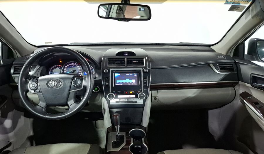 Toyota Camry 2.5 XLE L4 6AT Sedan 2012