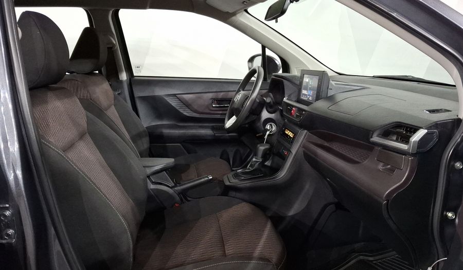 Toyota Avanza 1.5 XLE CVT Minivan 2024