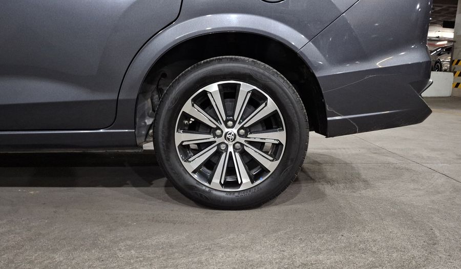 Toyota Avanza 1.5 XLE CVT Minivan 2024