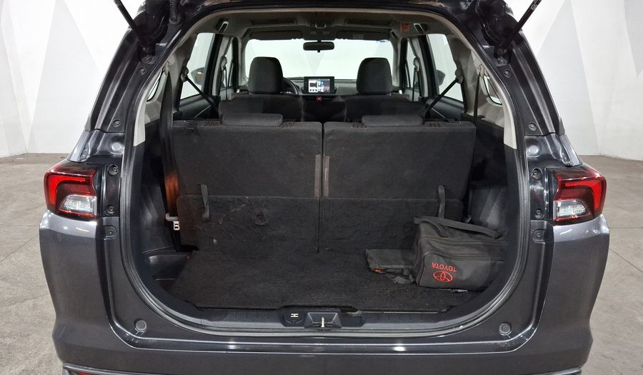 Toyota Avanza 1.5 XLE CVT Minivan 2024