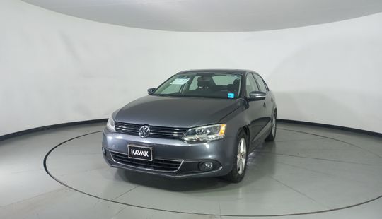 Volkswagen • Jetta