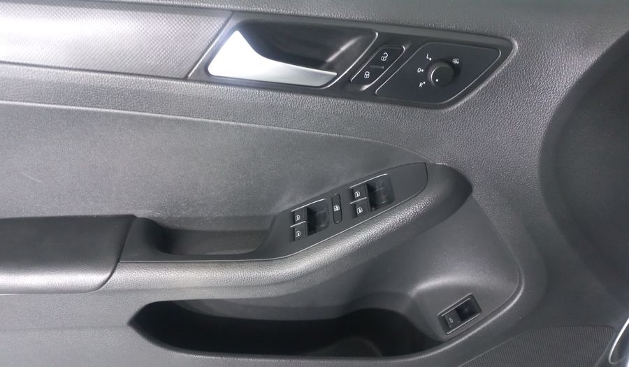Volkswagen Jetta 2.5 STYLE ACTIVE TIPTRONIC Sedan 2014