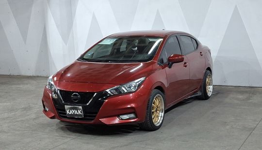 Nissan • Versa