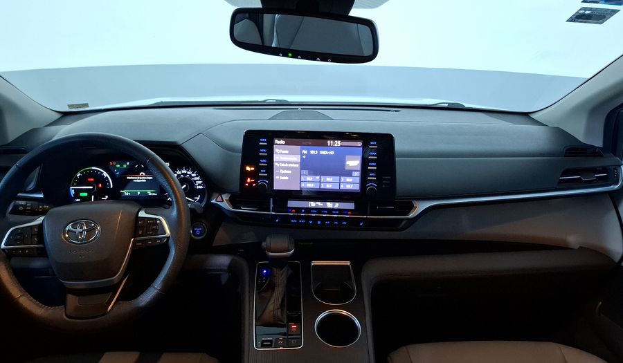 Toyota Sienna 2.5 HEV XLE PIEL AUTO Minivan 2022