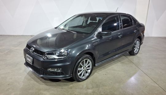 Volkswagen • Vento