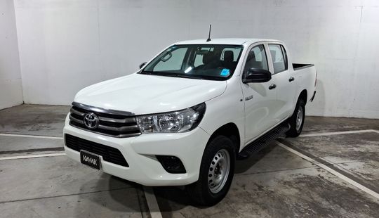 Toyota • Hilux