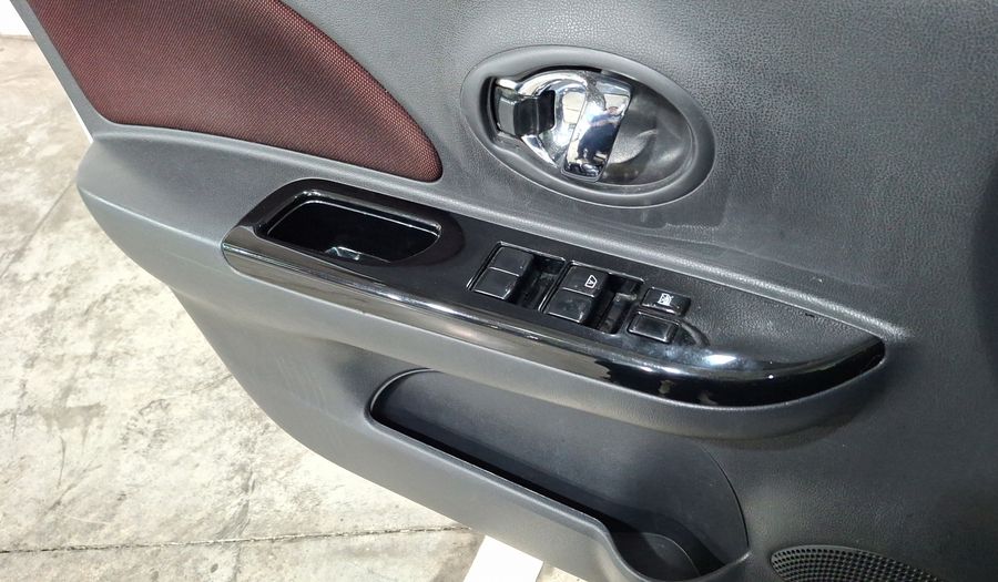 Nissan March 1.6 EXCLUSIVE BI-TONO AUTO Hatchback 2019