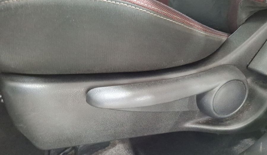 Nissan March 1.6 EXCLUSIVE BI-TONO AUTO Hatchback 2019