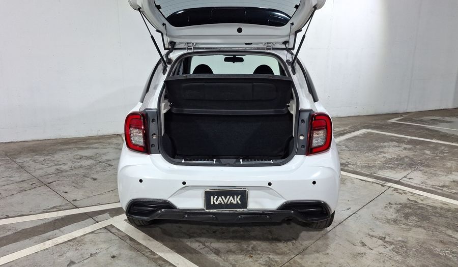 Nissan March 1.6 EXCLUSIVE BI-TONO AUTO Hatchback 2019