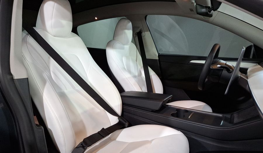 Tesla Model Y BEV LONG RANGE AUTO 4WD Suv 2025