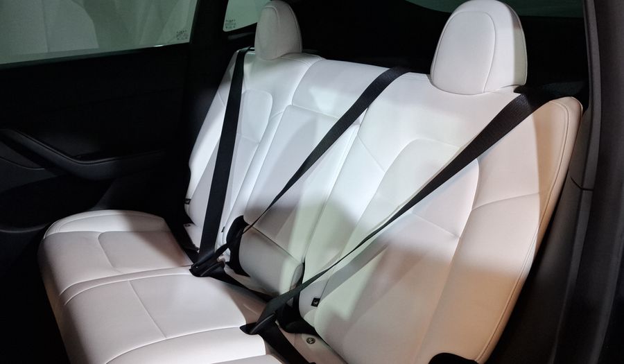 Tesla Model Y BEV LONG RANGE AUTO 4WD Suv 2025