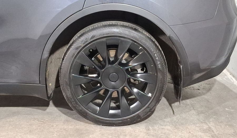 Tesla Model Y BEV LONG RANGE AUTO 4WD Suv 2025