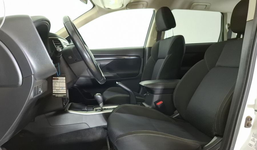 Mitsubishi Outlander 2.0 CVT Suv 2020