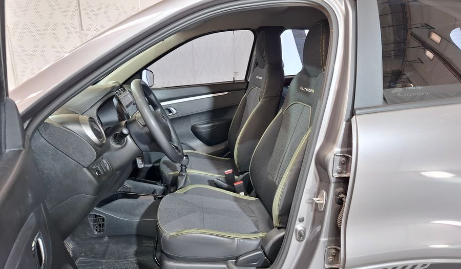Renault Kwid 1.0 ICONIC OUTSIDER Hatchback 2025